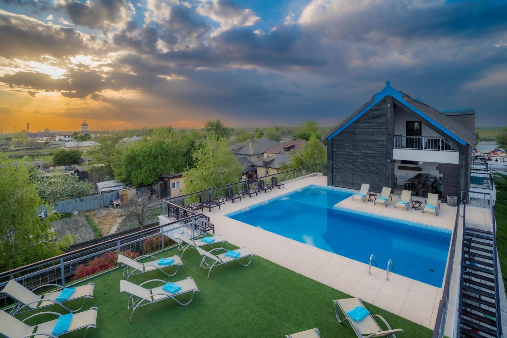 Delta Boutique & Carmen Silva Resort Crisan  Ngoại thất bức ảnh